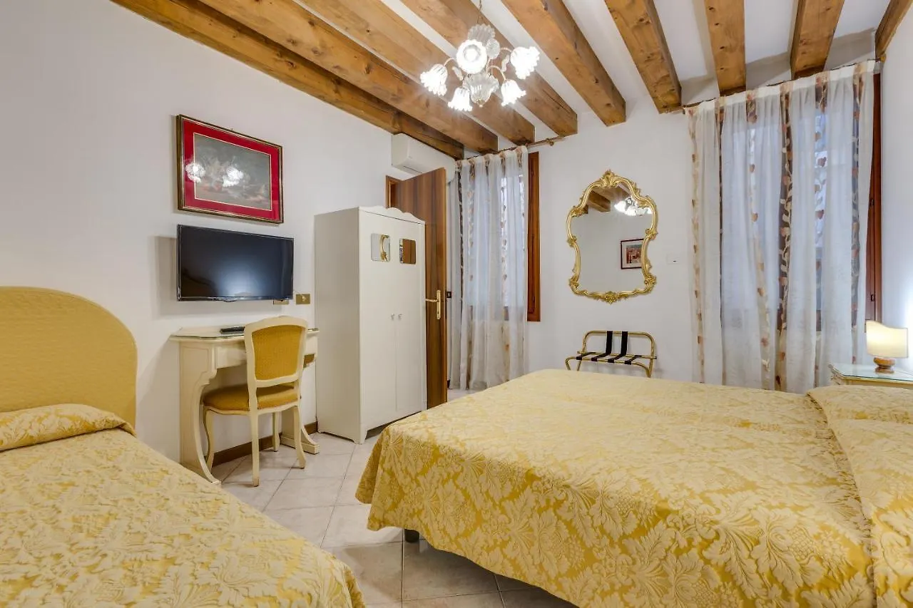 Hotel Bernardi Semenzato Venice 2*,